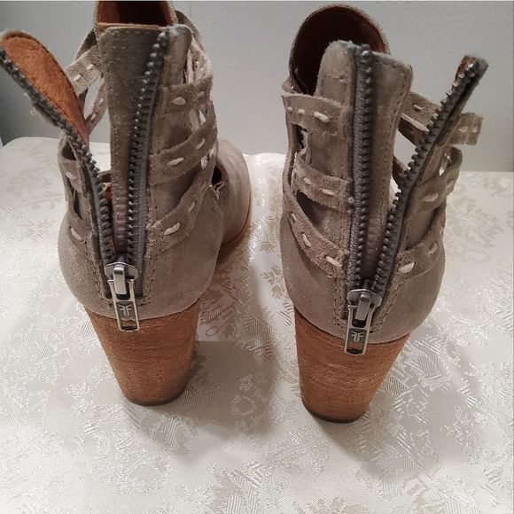 FRYE Naomi Bootie - Picture 9 of 14